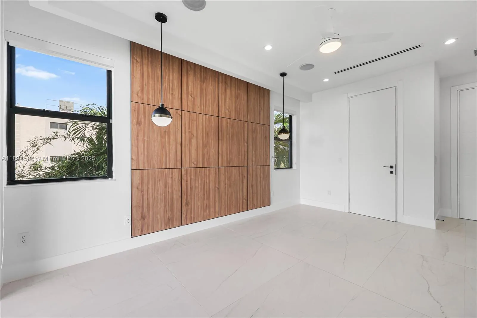 815 NE 17th Ter