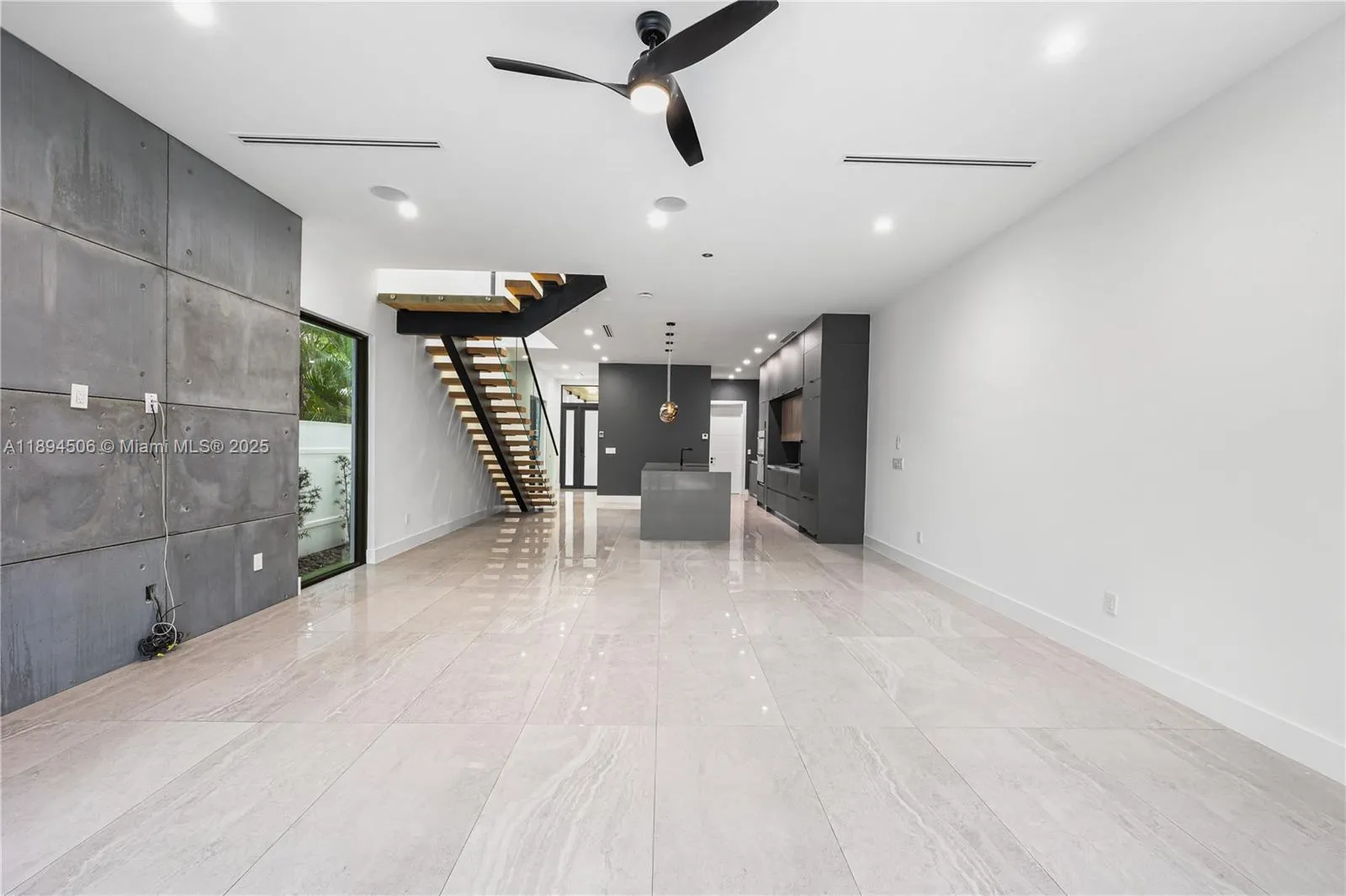 815 NE 17th Ter