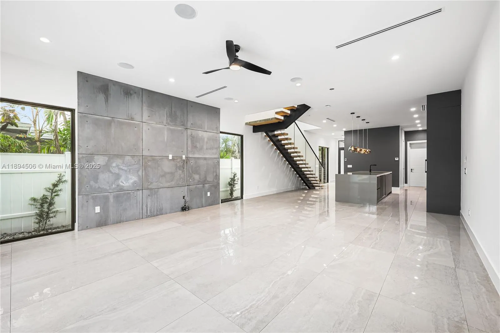 815 NE 17th Ter