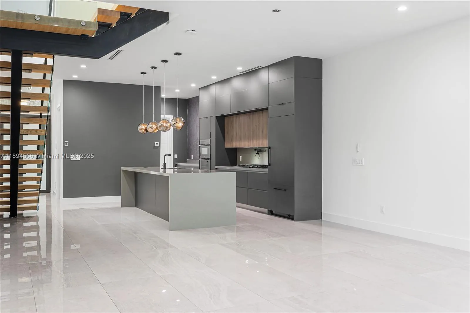 815 NE 17th Ter