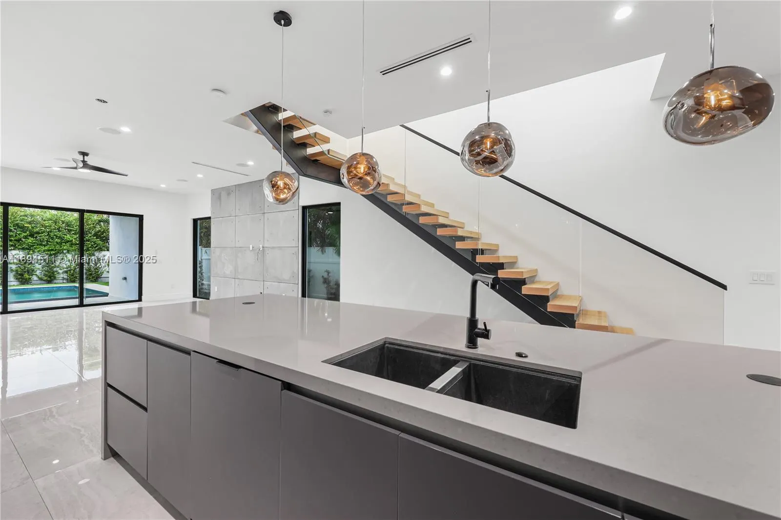 813 NE 17th Ter, #1