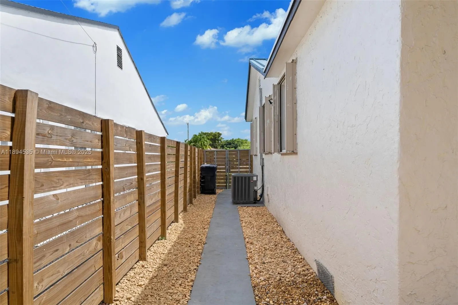 6381 SW 39th St, #-