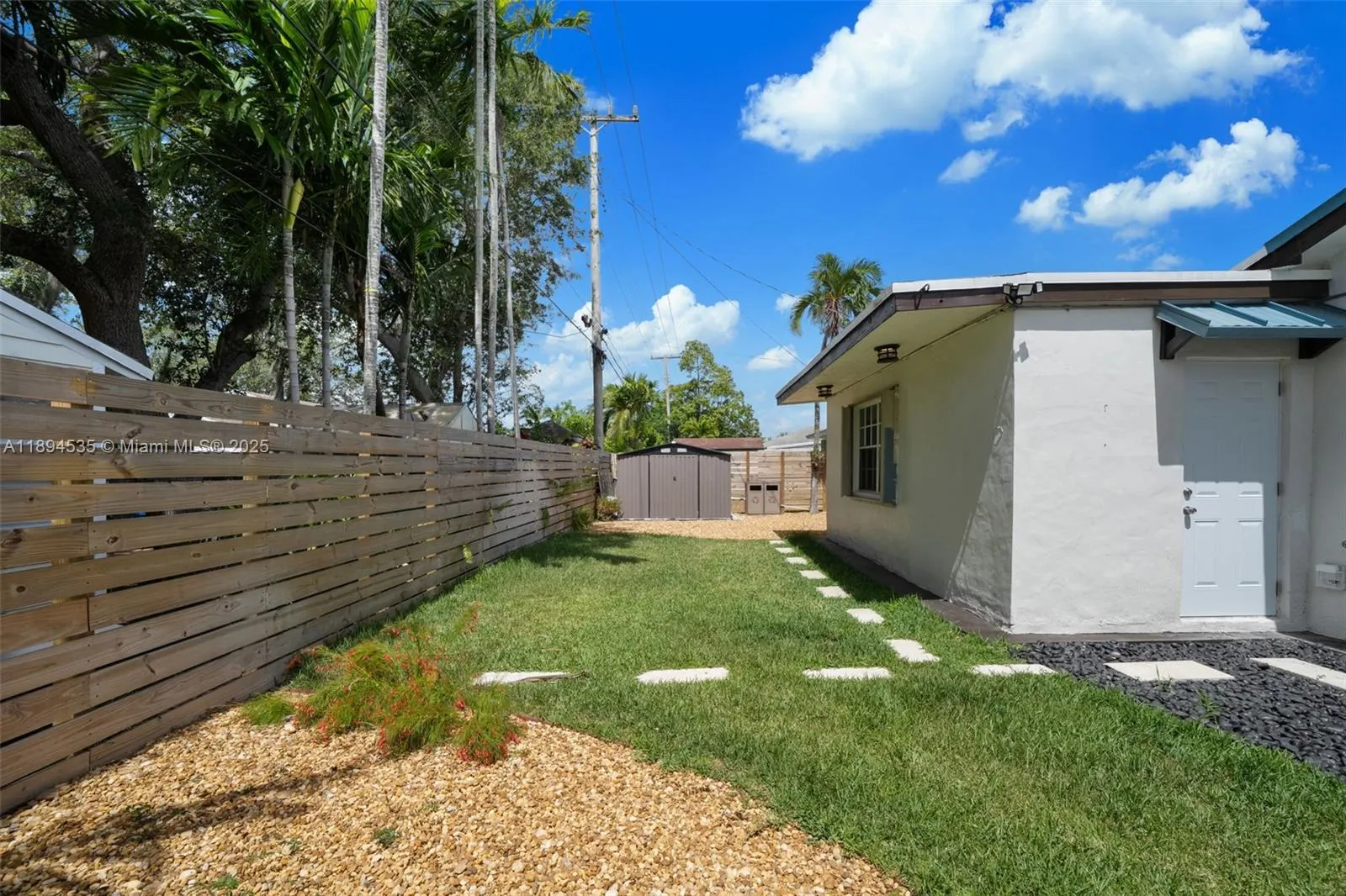 6381 SW 39th St, #-