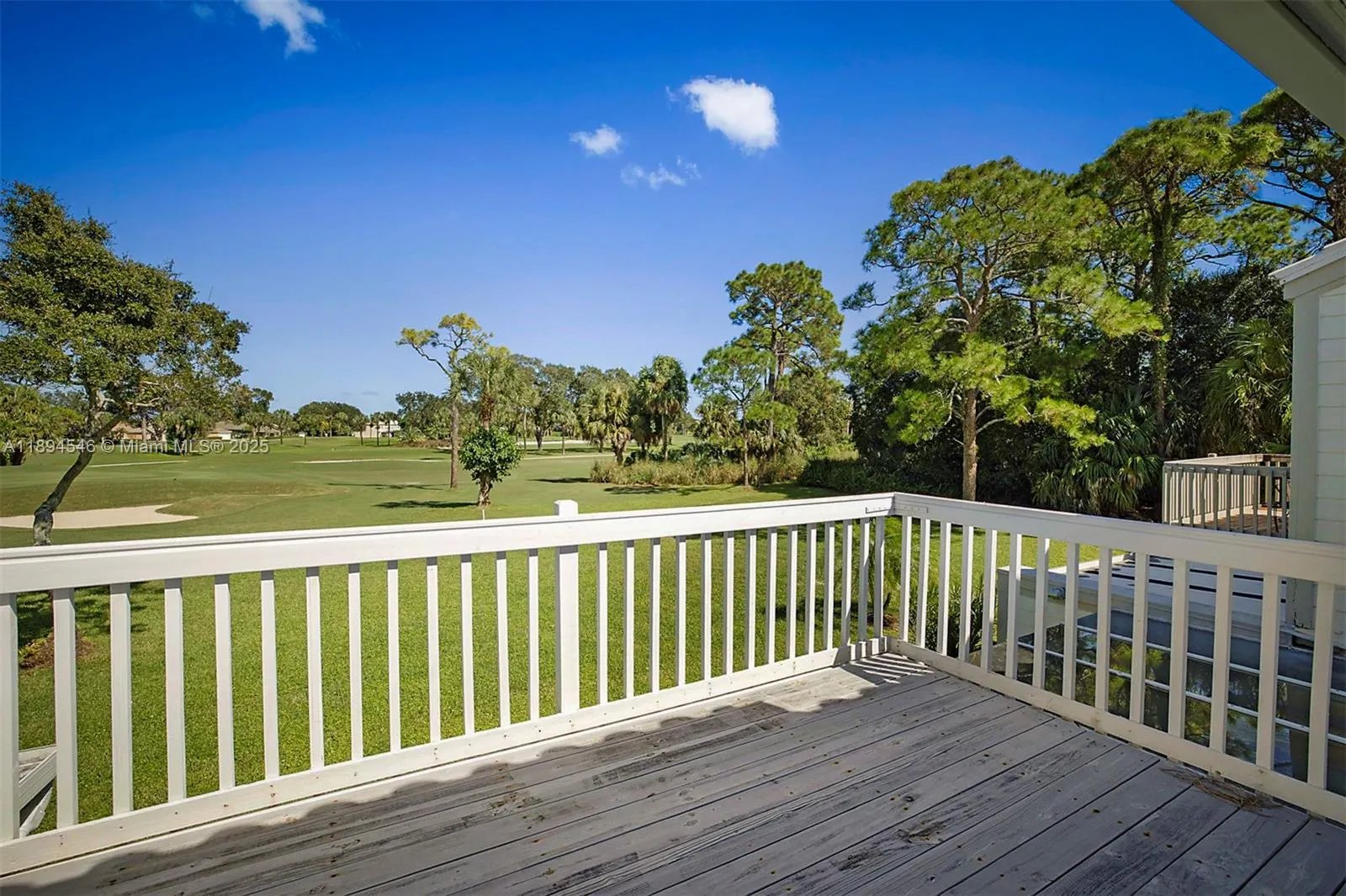 8853 SE Riverfront Ter