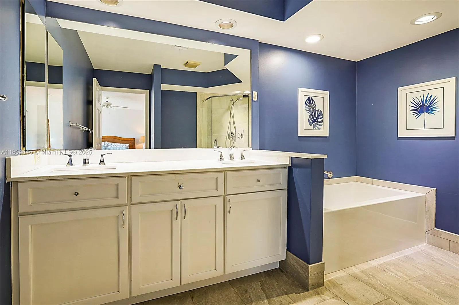 8853 SE Riverfront Ter