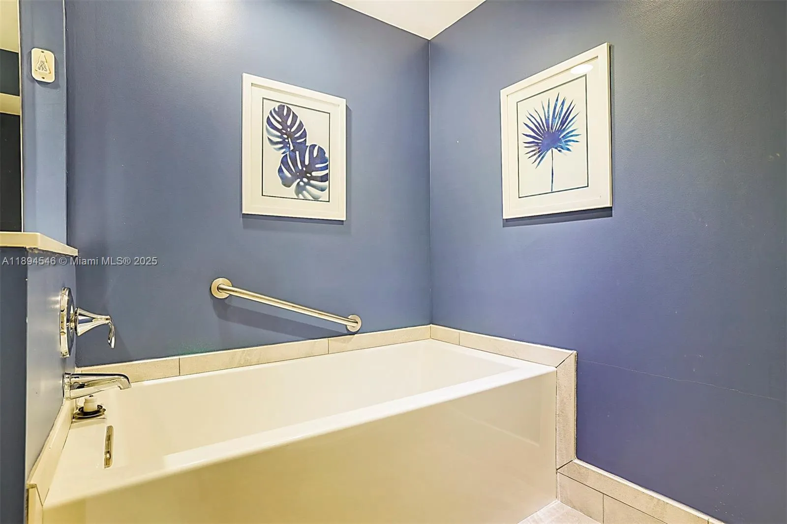 8853 SE Riverfront Ter
