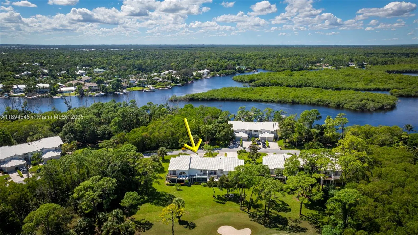 8853 SE Riverfront Ter
