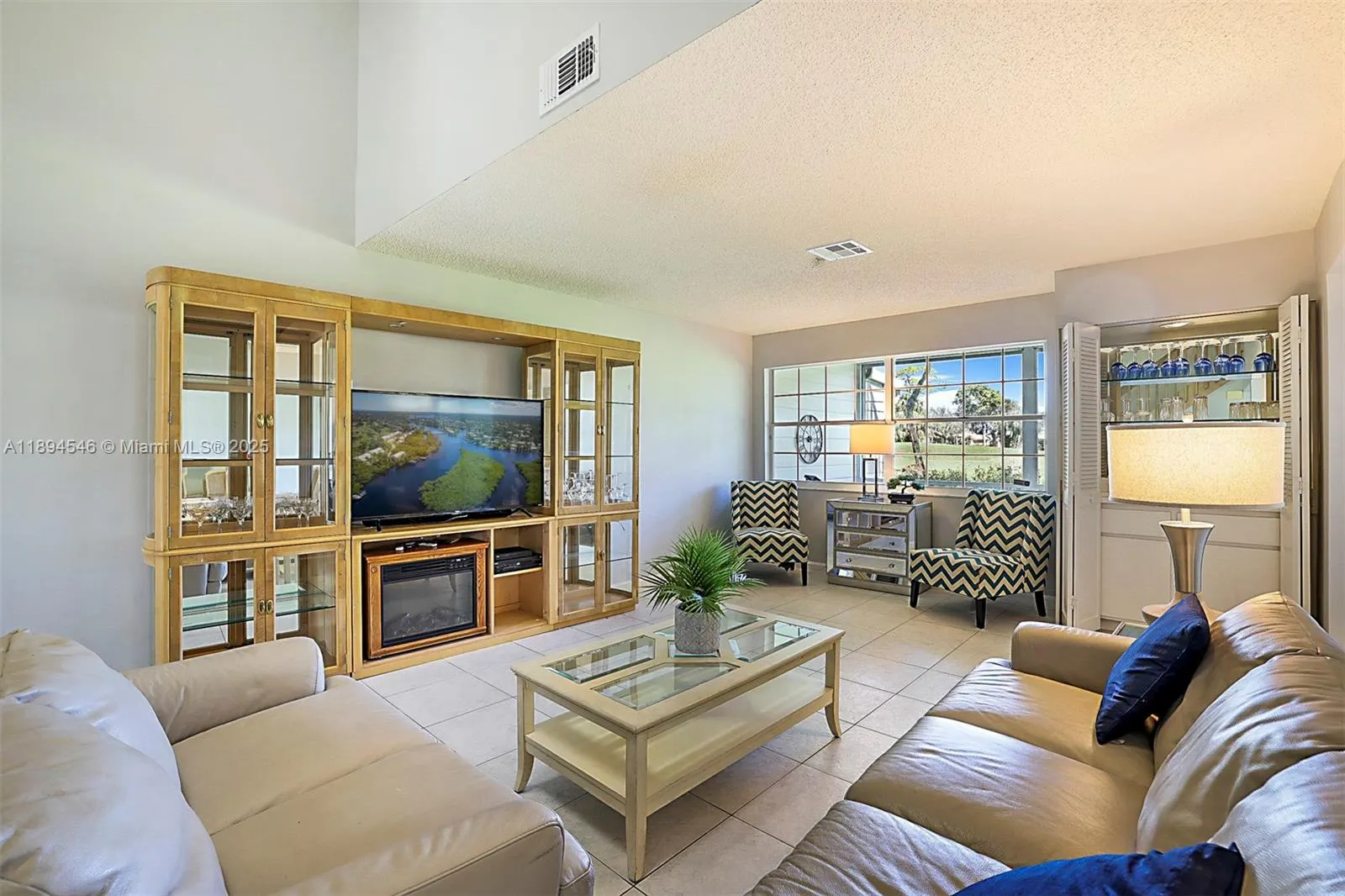 8853 SE Riverfront Ter