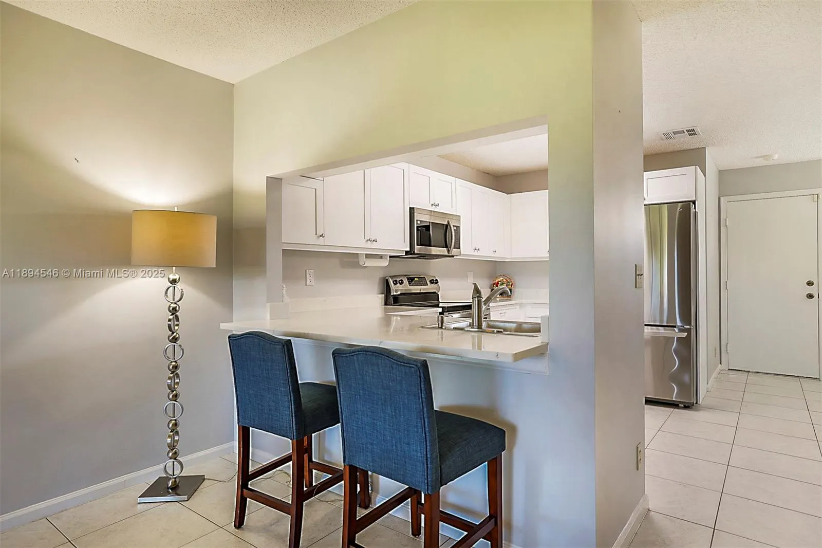 8853 SE Riverfront Ter