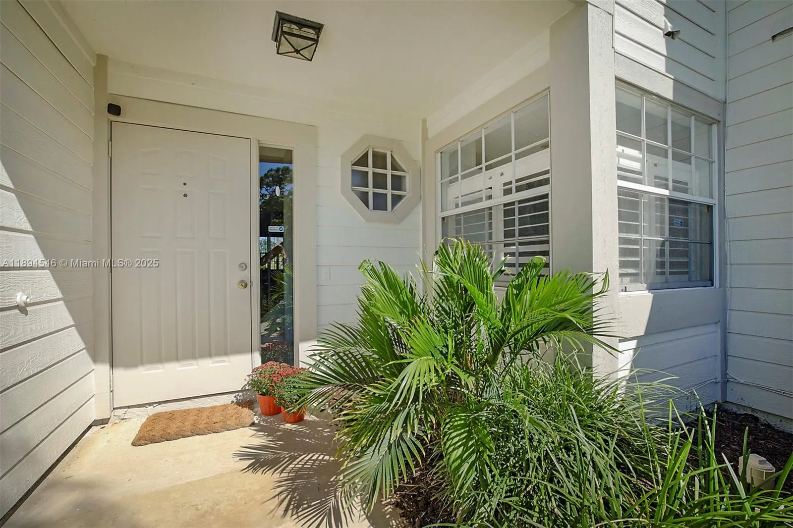 8853 SE Riverfront Ter