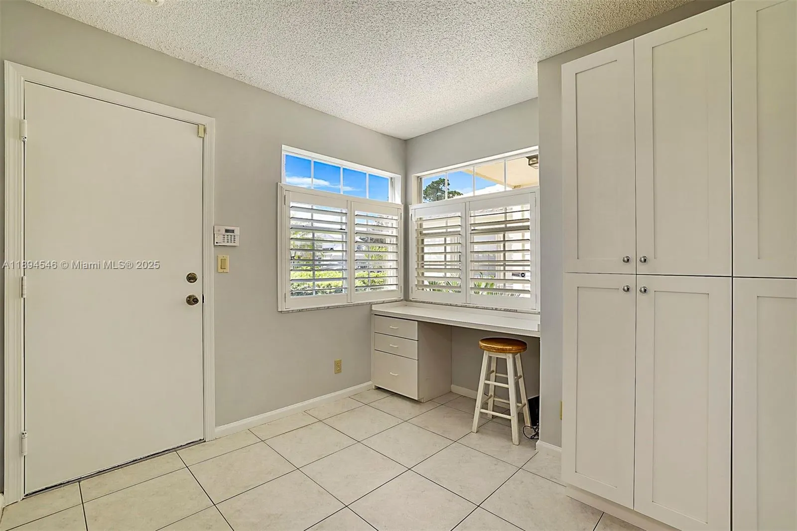8853 SE Riverfront Ter