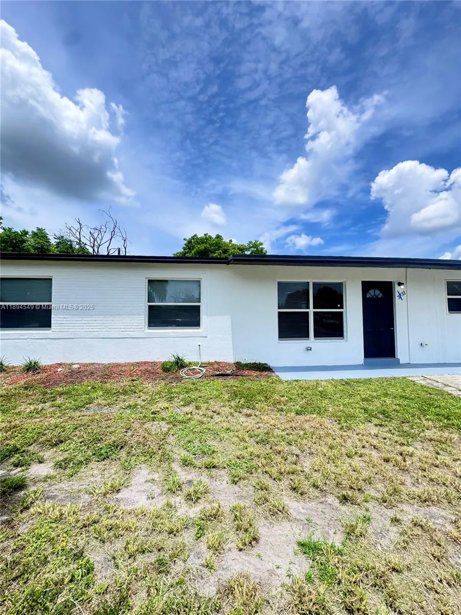 3731 SW 58th Ter
