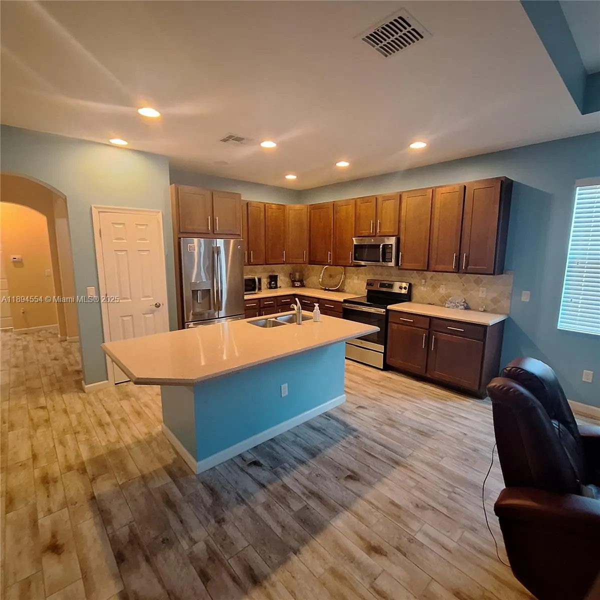 11484 SW Lake Park Dr