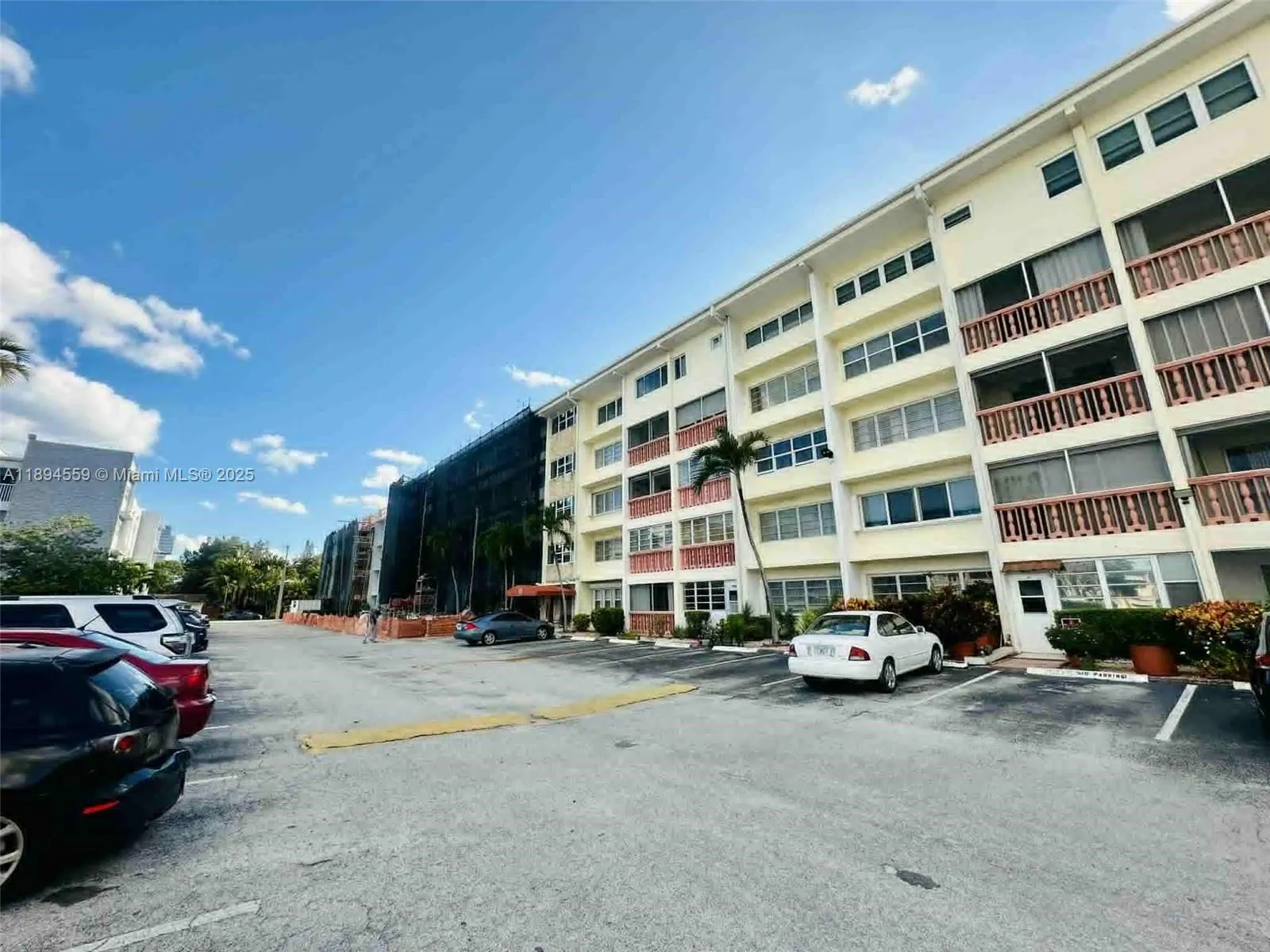 215 SE 3rd Ave, #404A