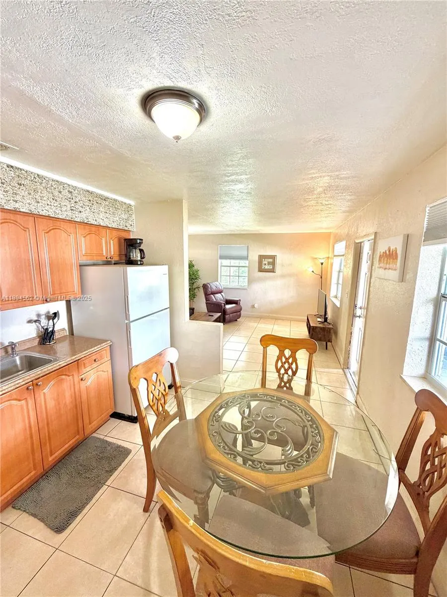 211 Stirling Rd, #1