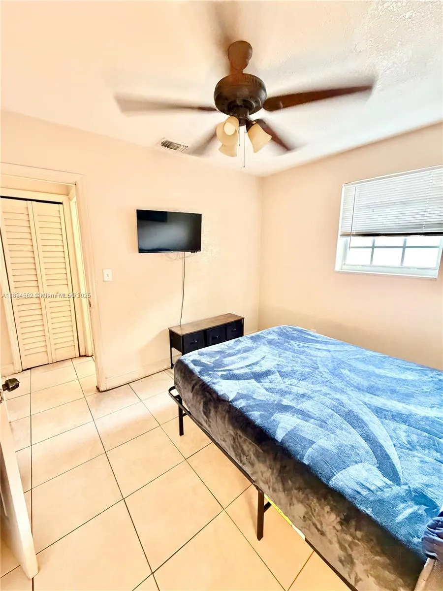 211 Stirling Rd, #1