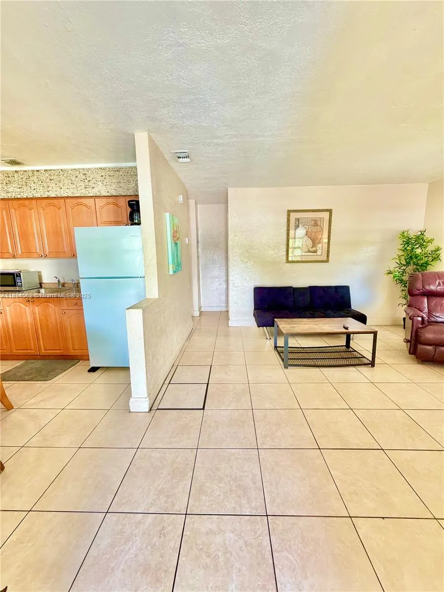 211 Stirling Rd, #1
