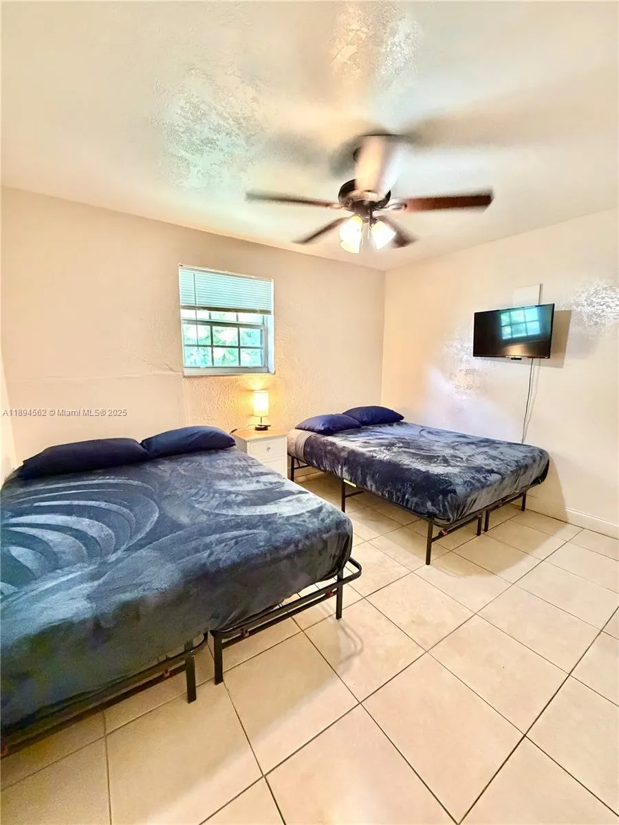 211 Stirling Rd, #1