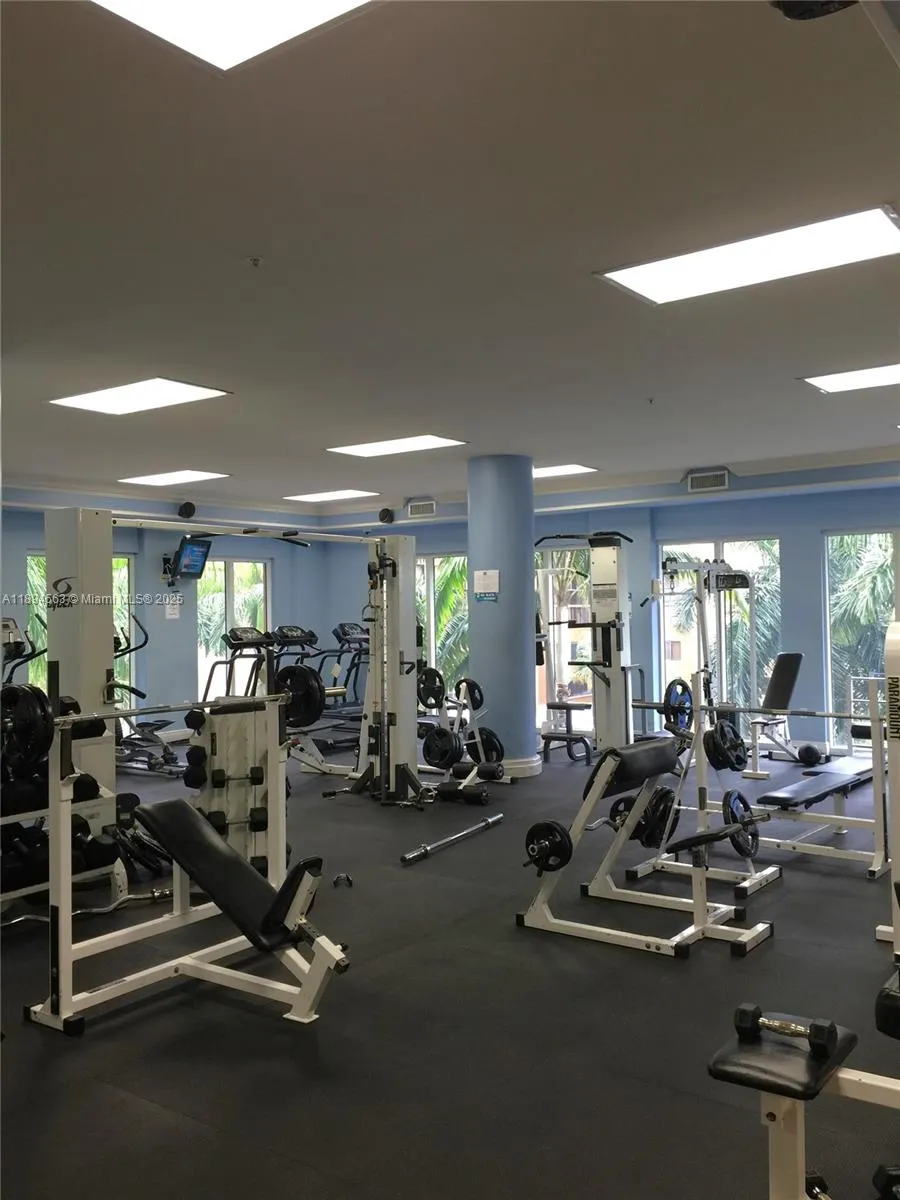 5091 NW 7th St, #1009