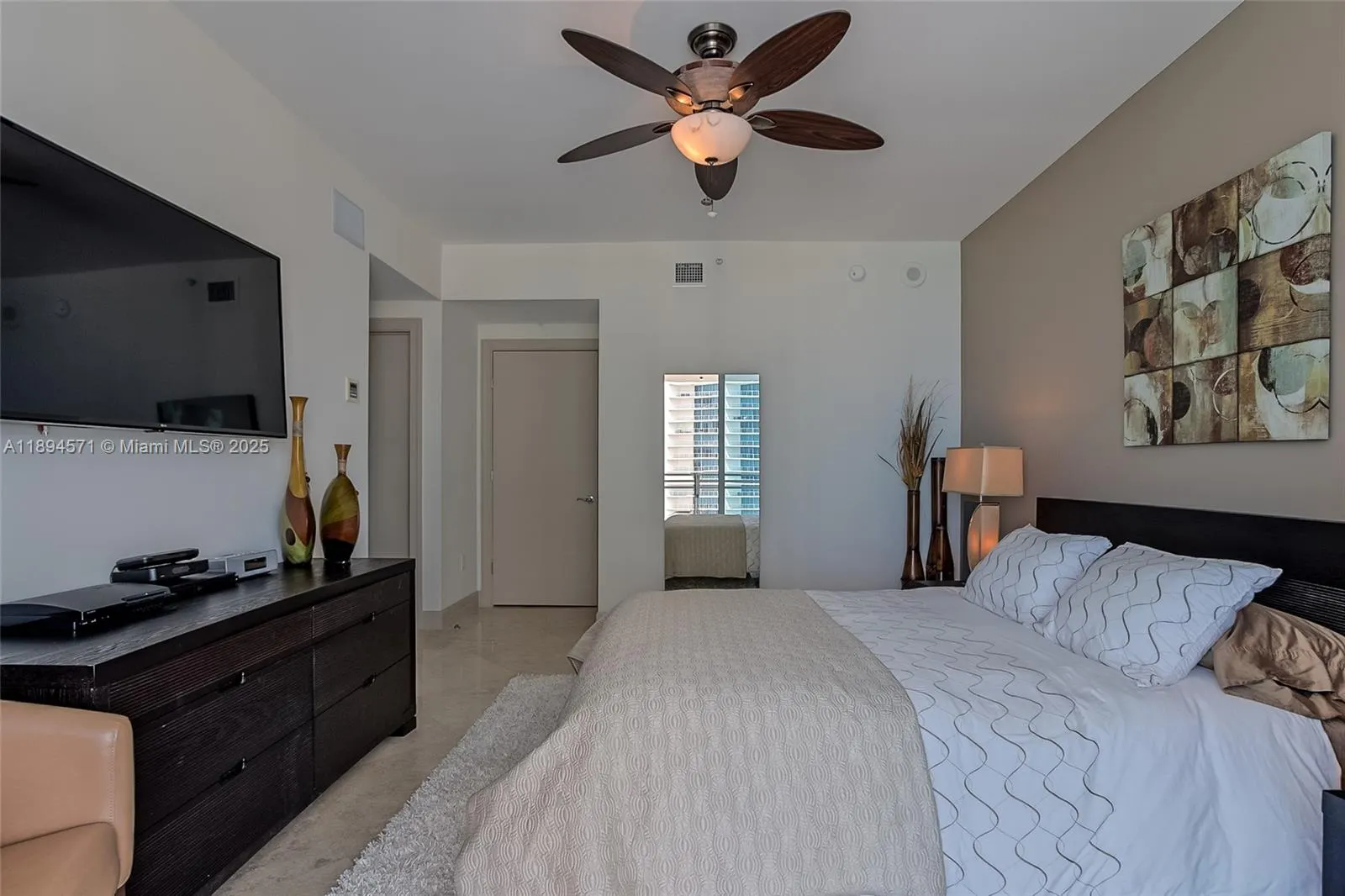 3535 S OCEAN DR, #2102