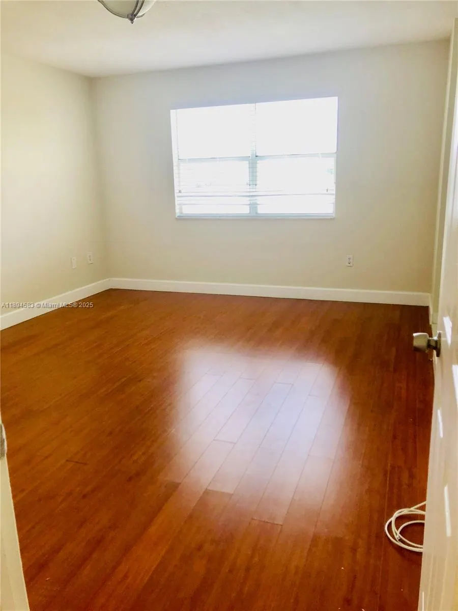 1010 SW 99th Ave, #-