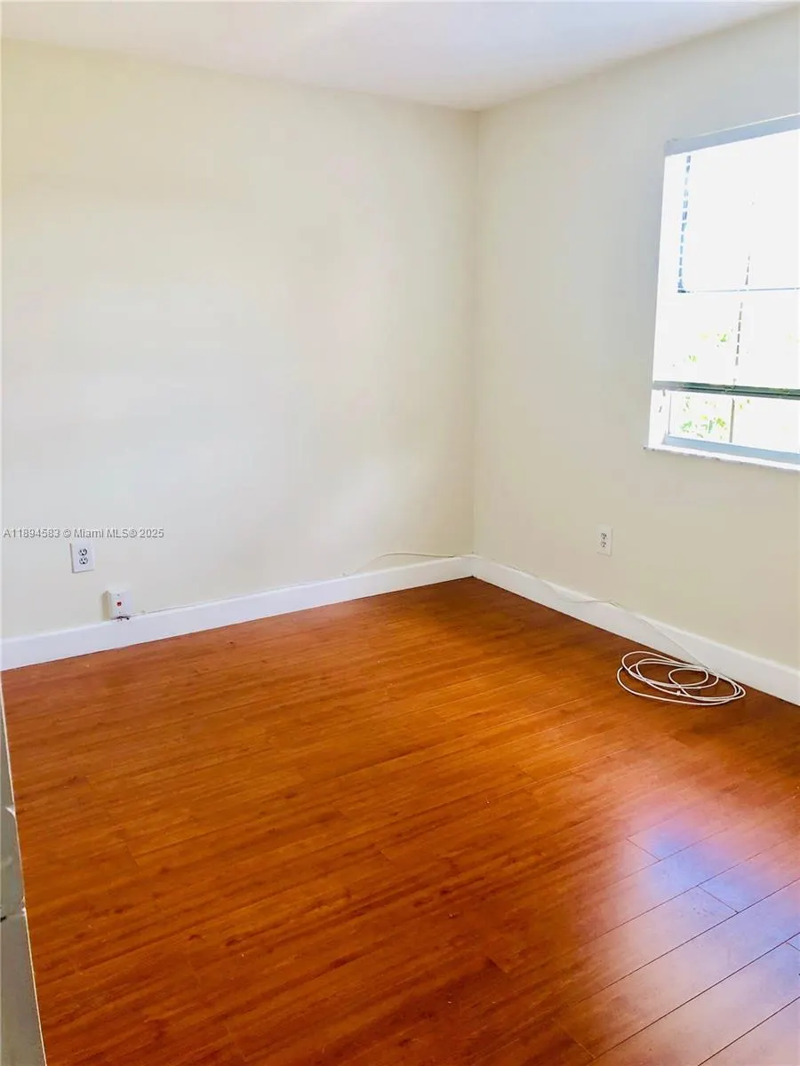1010 SW 99th Ave, #-