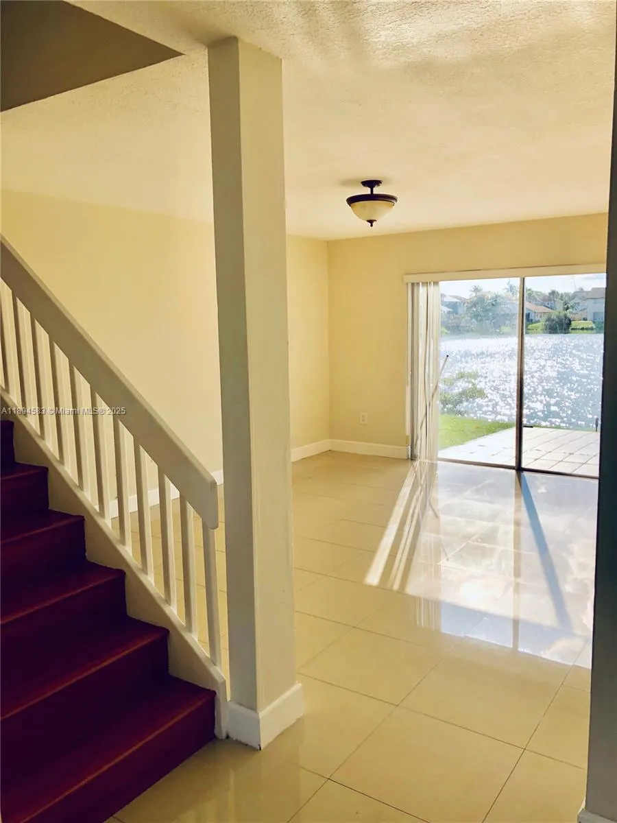 1010 SW 99th Ave, #-