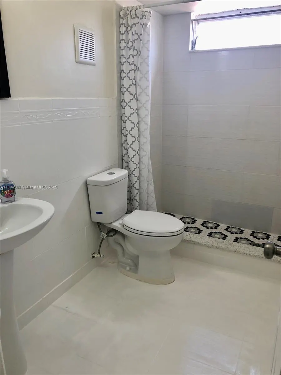 1010 SW 99th Ave, #-