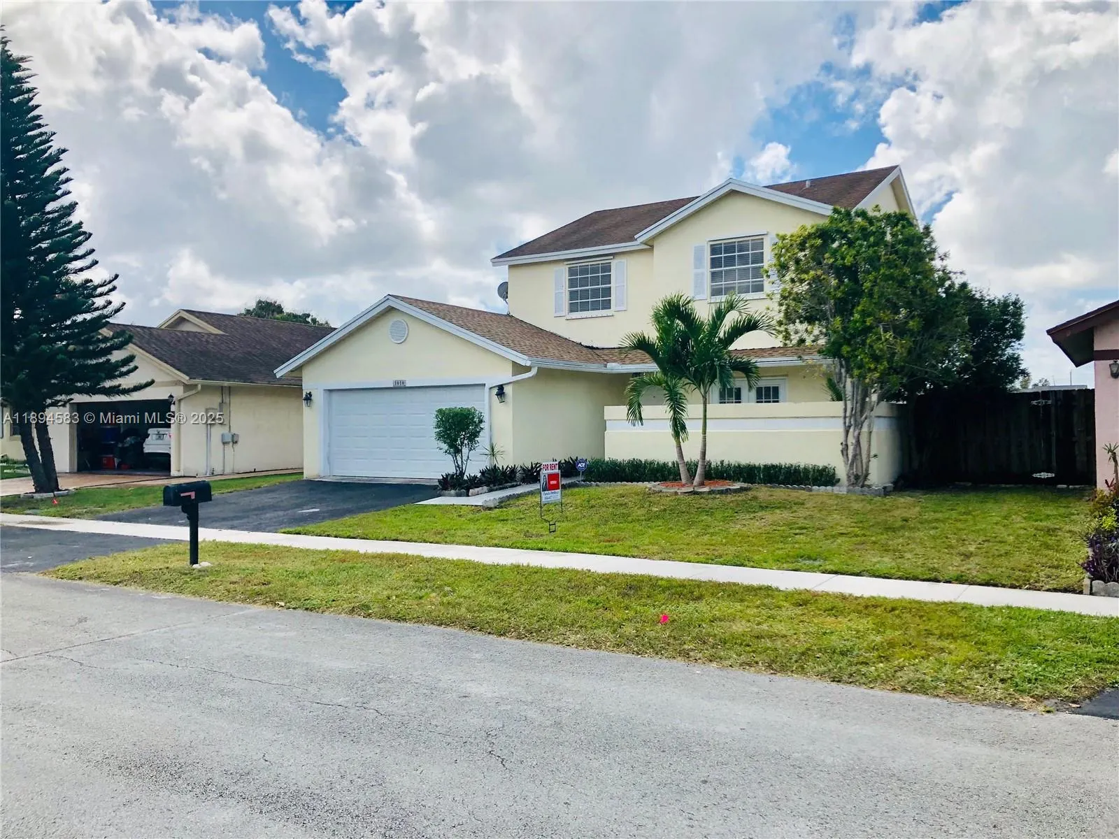 1010 SW 99th Ave, #-