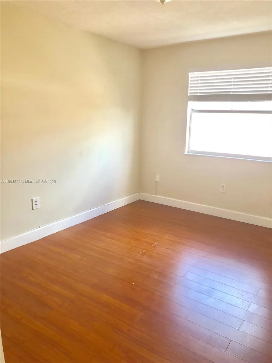 1010 SW 99th Ave, #-