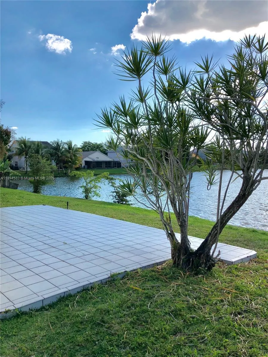1010 SW 99th Ave, #-