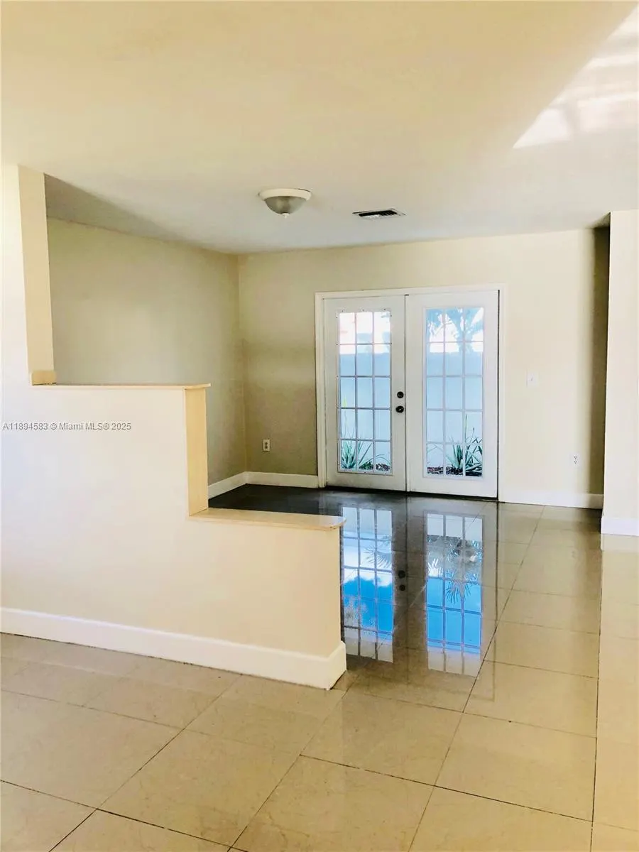 1010 SW 99th Ave, #-