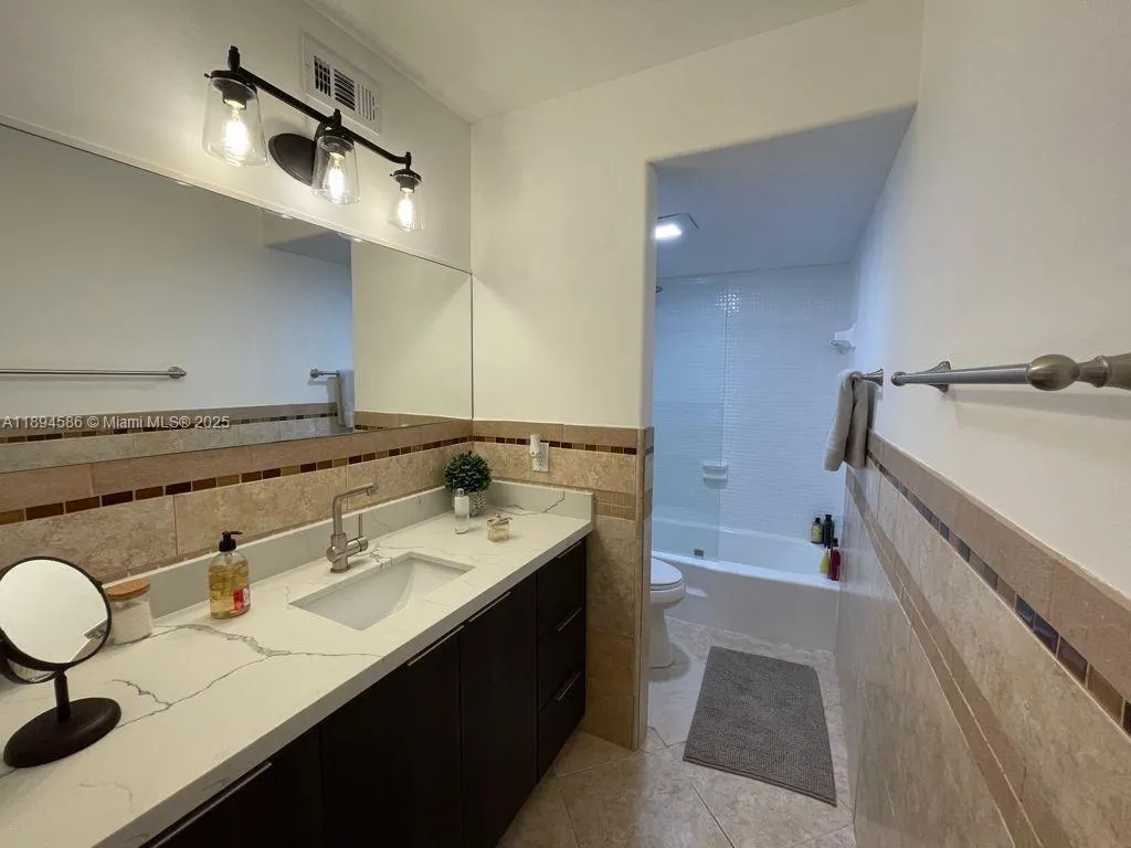 3944 NE 167th St, #107