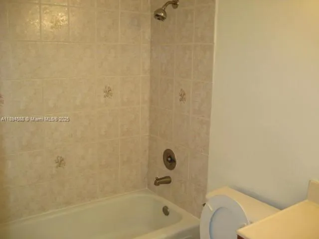 10810 N KENDALL DR, #Q-11