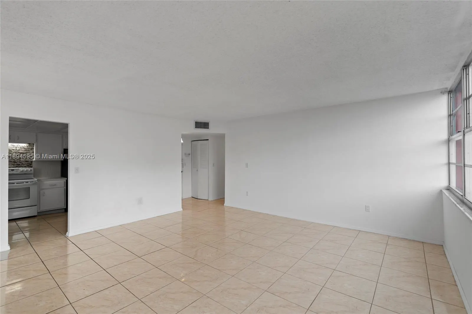 1301 NE Miami Gardens Dr, #1025W