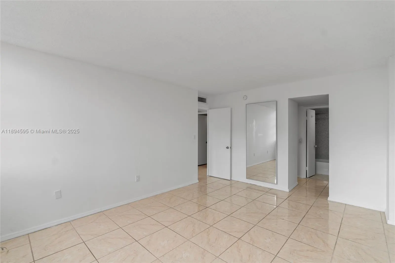 1301 NE Miami Gardens Dr, #1025W