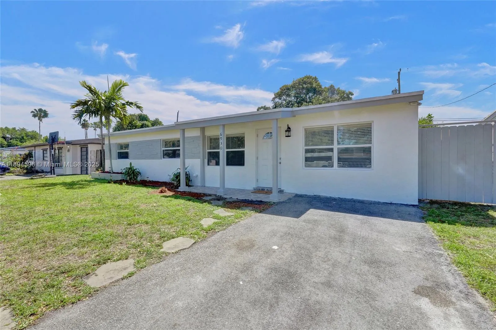 6930 SW 24th Ct