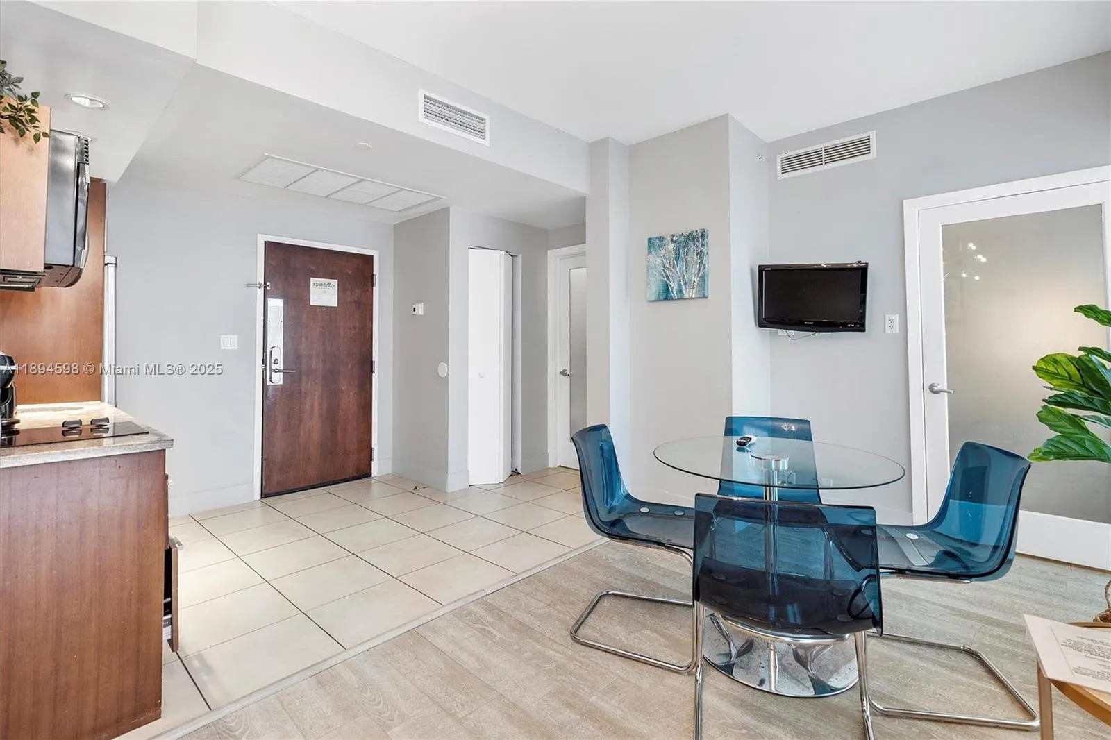 1036 Ocean Dr, #B205