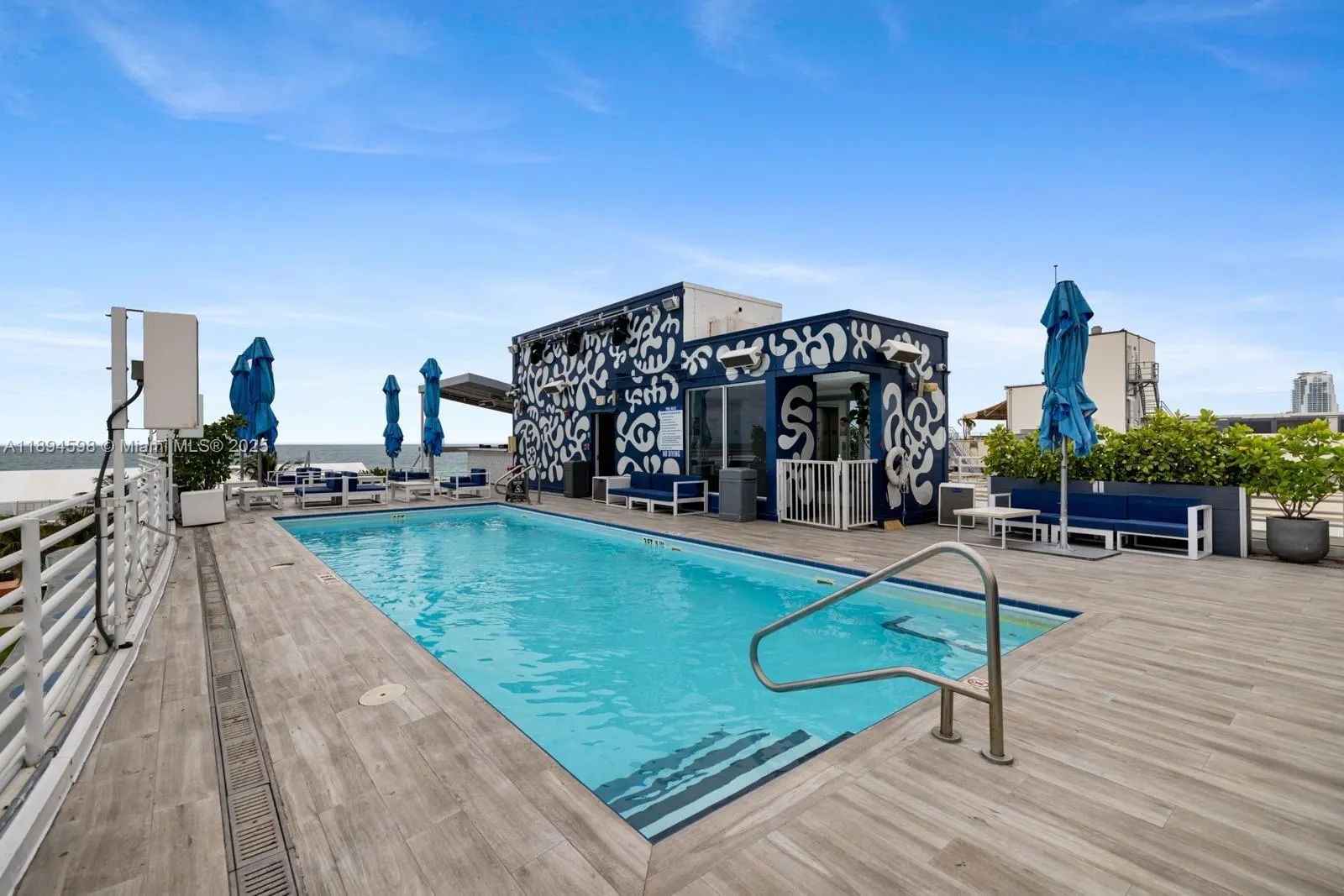 1036 Ocean Dr, #B205