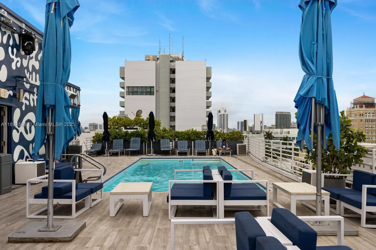 1036 Ocean Dr, #B205