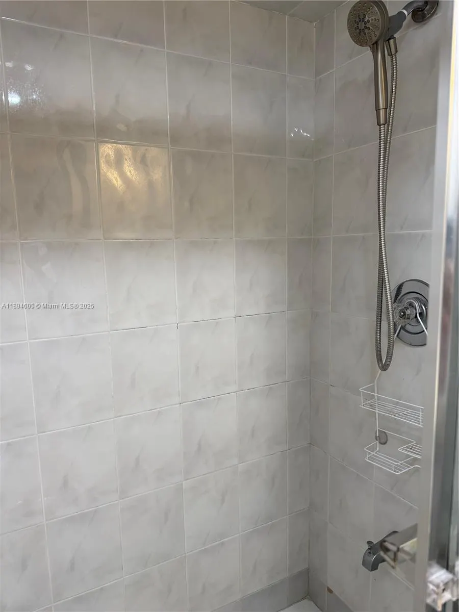 525 N Ocean Blvd, #920