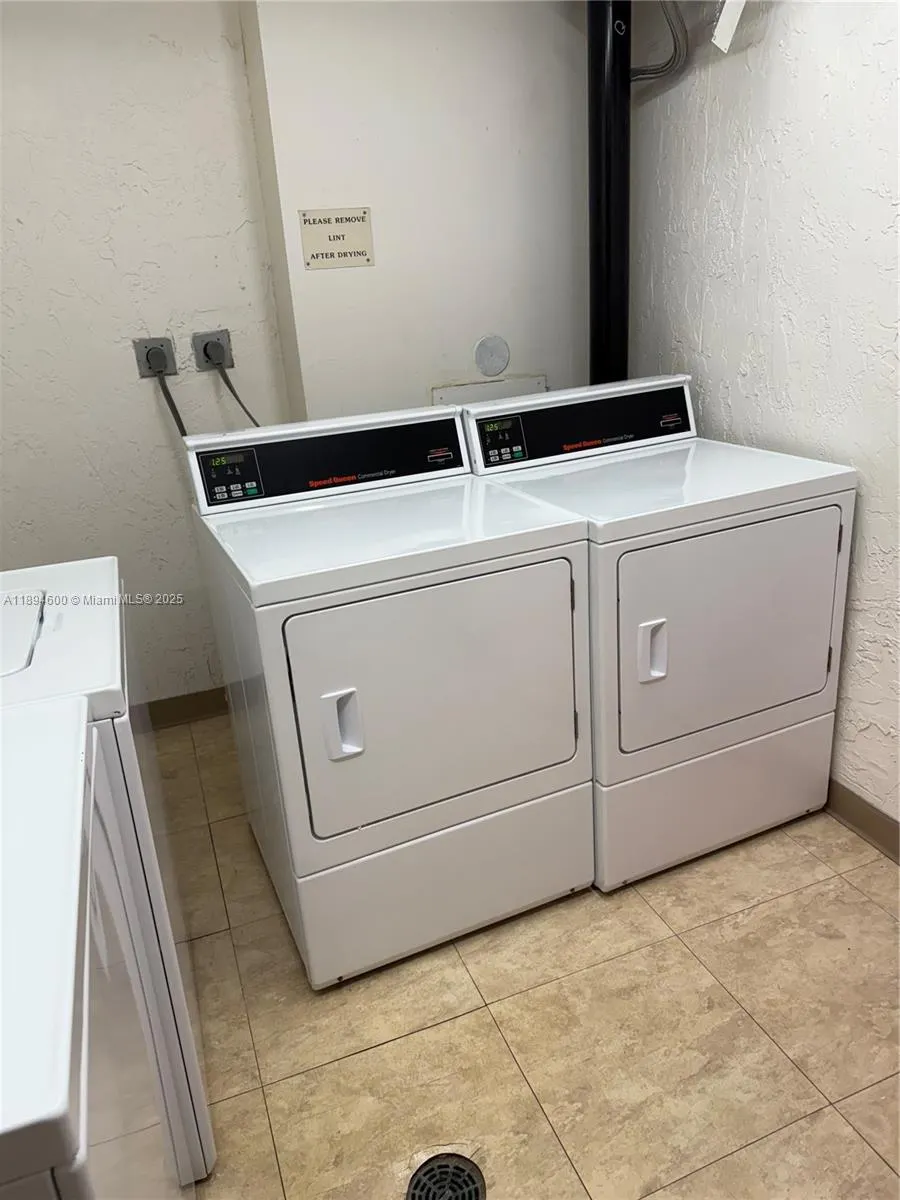 525 N Ocean Blvd, #920