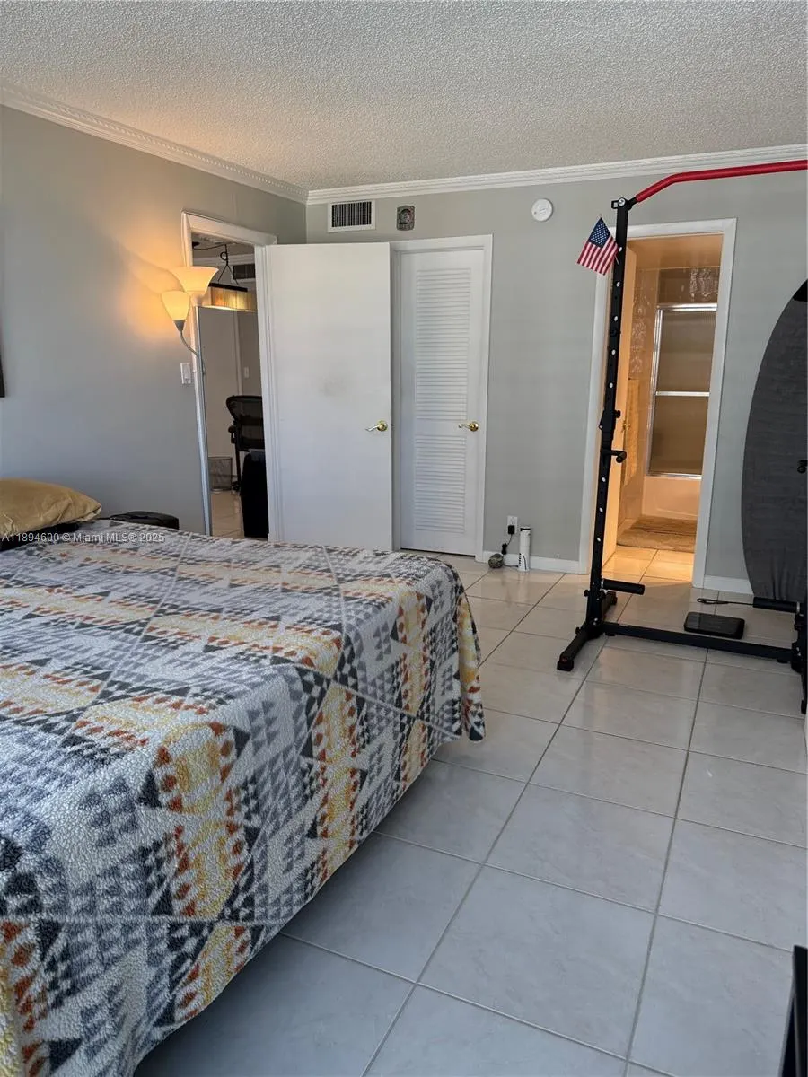 525 N Ocean Blvd, #920