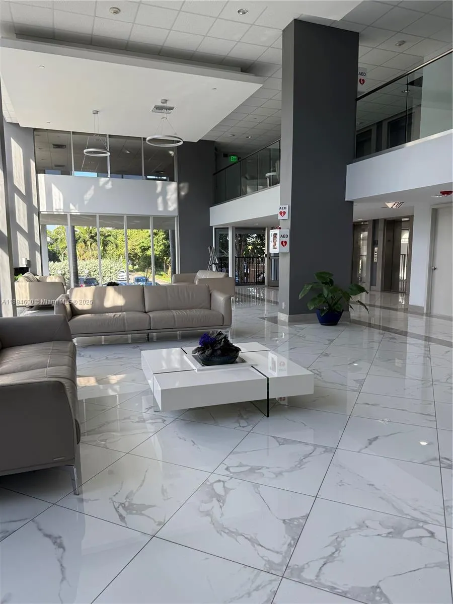 525 N Ocean Blvd, #920