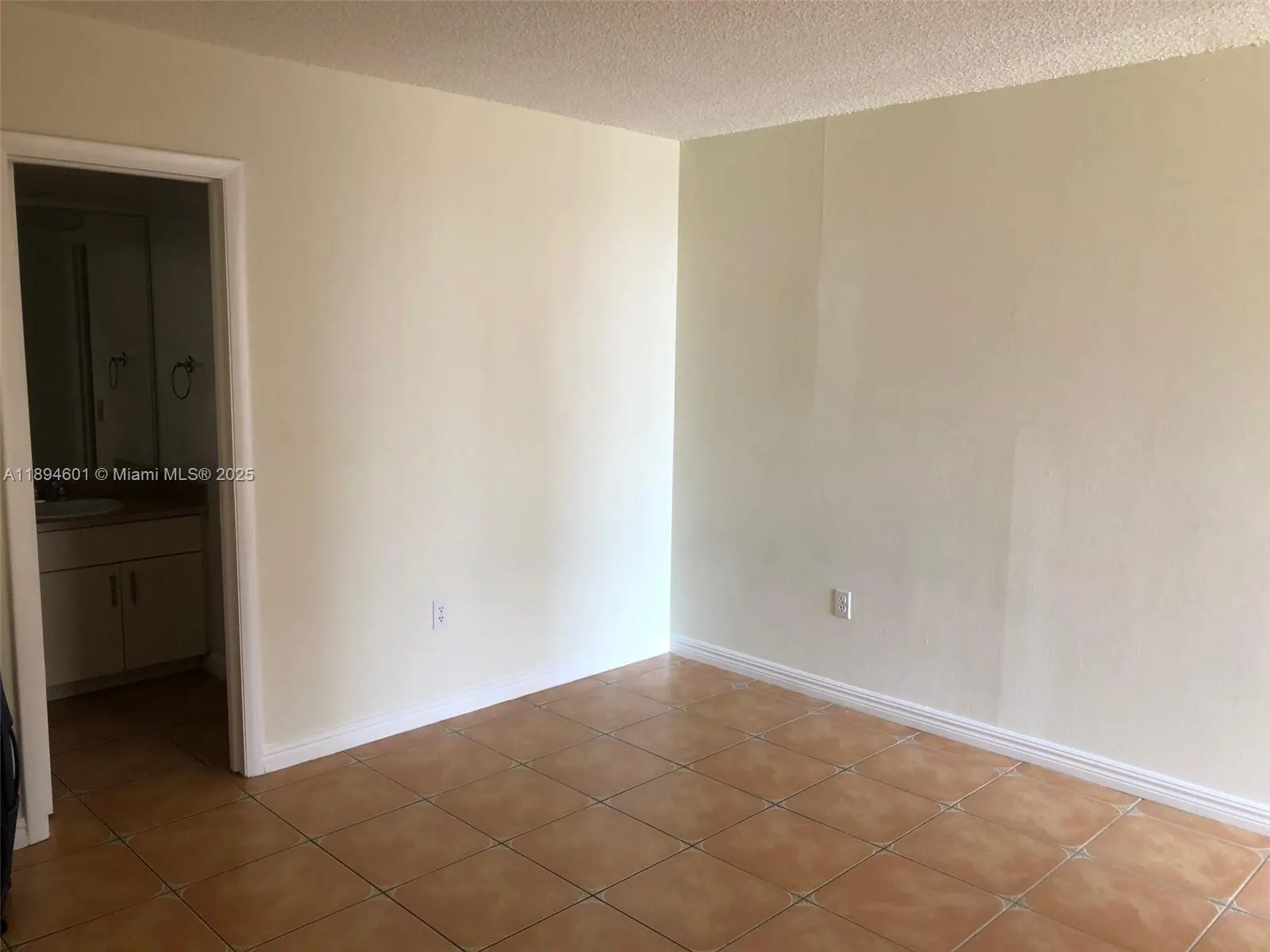 10824 N Kendall Dr, #S-26