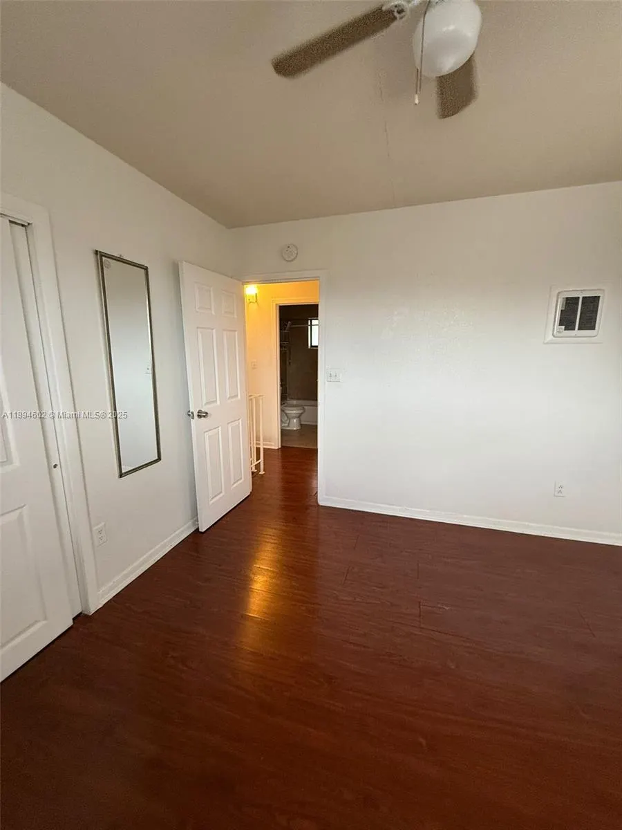180 NE 71st St, #5