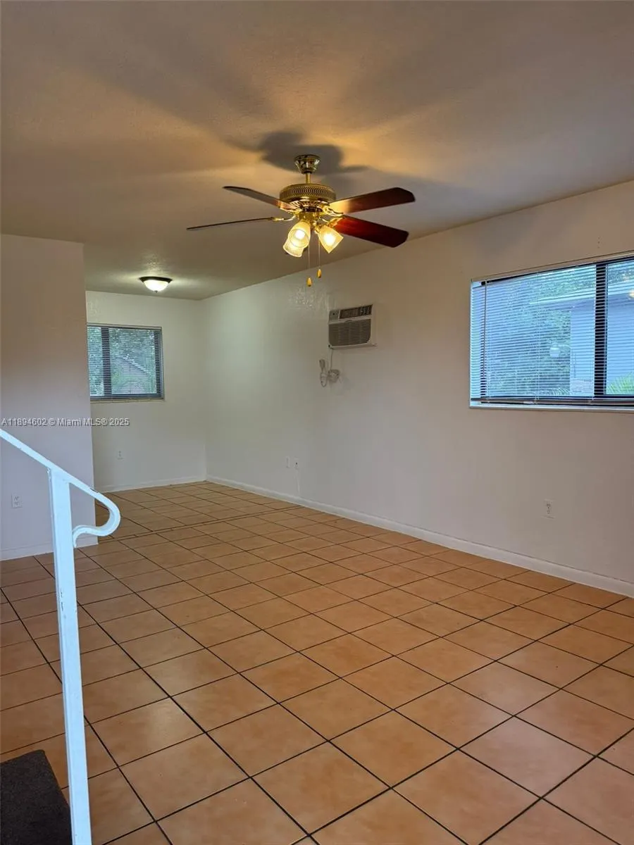 180 NE 71st St, #5