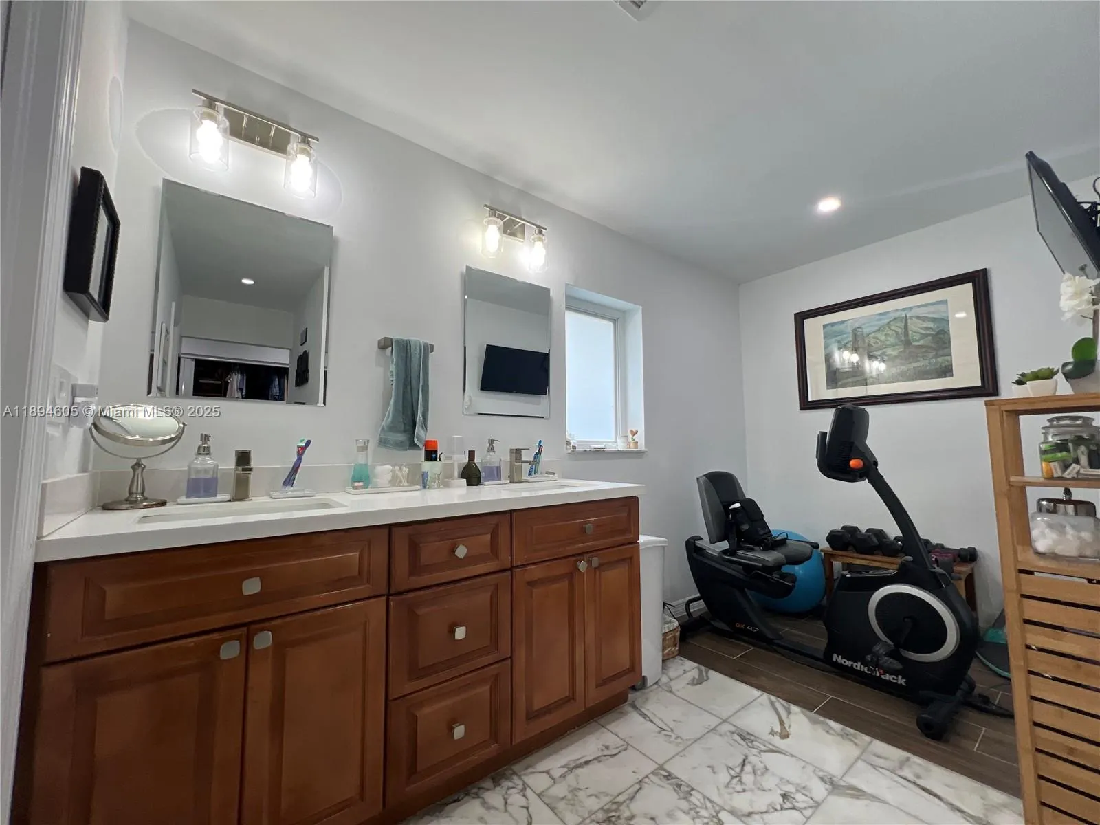 4934 NW 94th Doral Pl