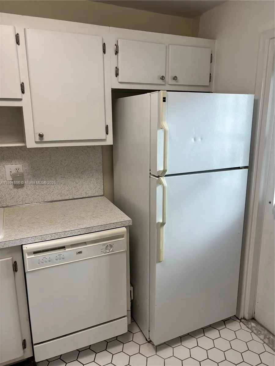 211 NE 8th Ave, #103