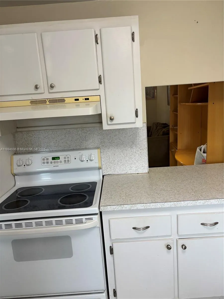211 NE 8th Ave, #103